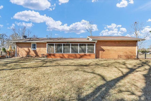 606 S JEFFERSON Street, Mahomet, IL 61853