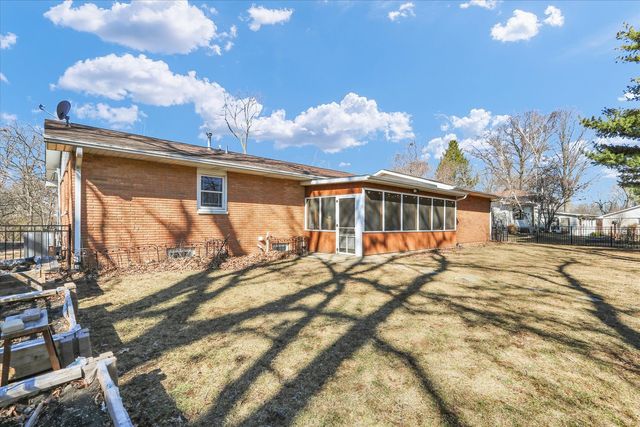 606 S JEFFERSON Street, Mahomet, IL 61853