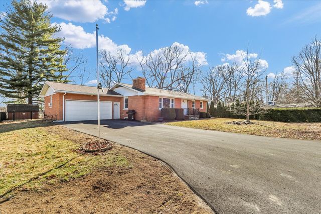 606 S JEFFERSON Street, Mahomet, IL 61853