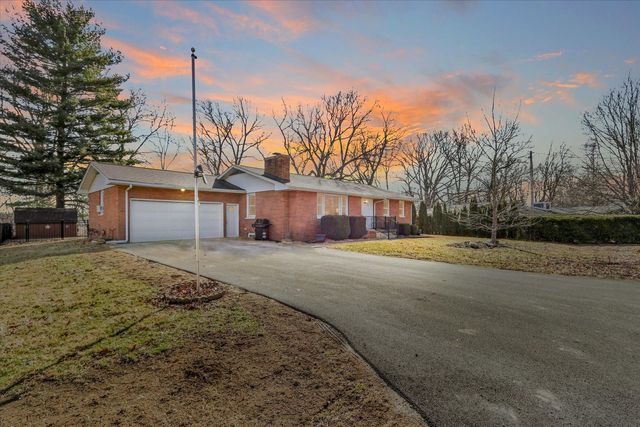 606 S JEFFERSON Street, Mahomet, IL 61853