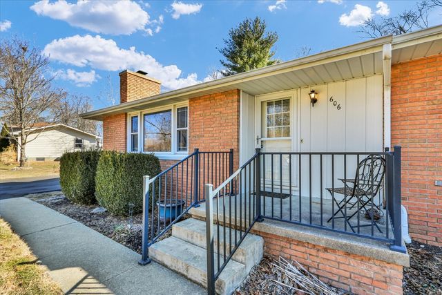 606 S JEFFERSON Street, Mahomet, IL 61853