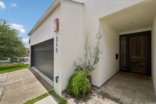 315 Cleveland Ct D, San Antonio, TX 78209
