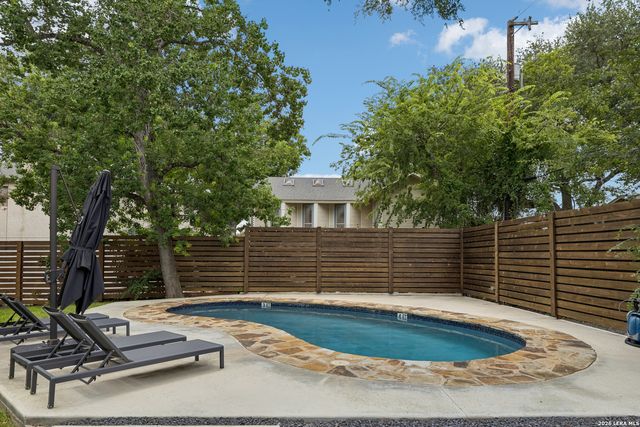 315 Cleveland Ct D, San Antonio, TX 78209