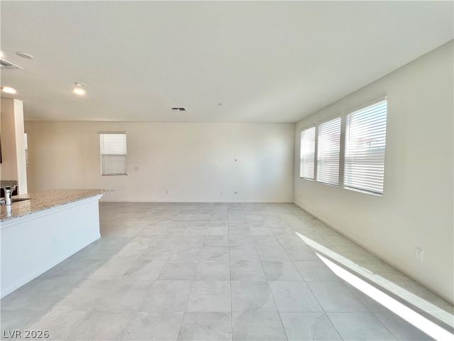 8646 Valley Village Street, Las Vegas, NV 89113
