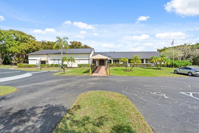 6348 Whispering Wind Way, Delray Beach, FL 33484