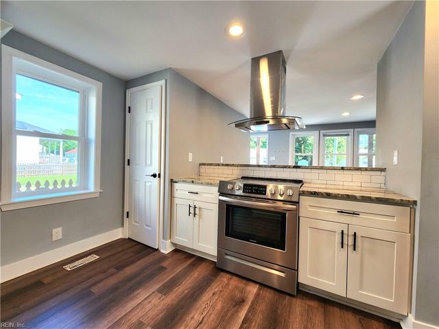 1317 Summit AVE, Portsmouth, VA 23704