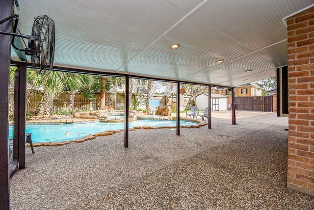 1811 Fieldbriar Drive, Katy, TX 77450