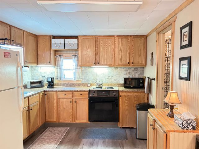 961 Lake Drive, Harrison, MI 48625