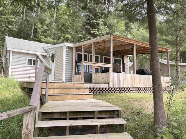 961 Lake Drive, Harrison, MI 48625