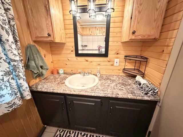 961 Lake Drive, Harrison, MI 48625
