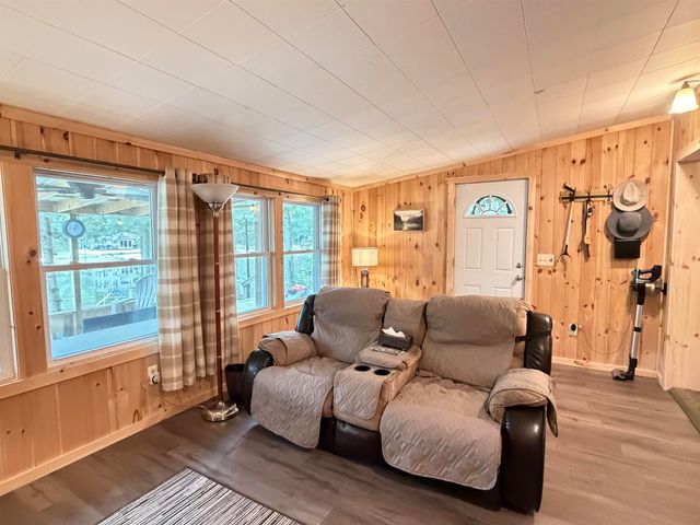 961 Lake Drive, Harrison, MI 48625