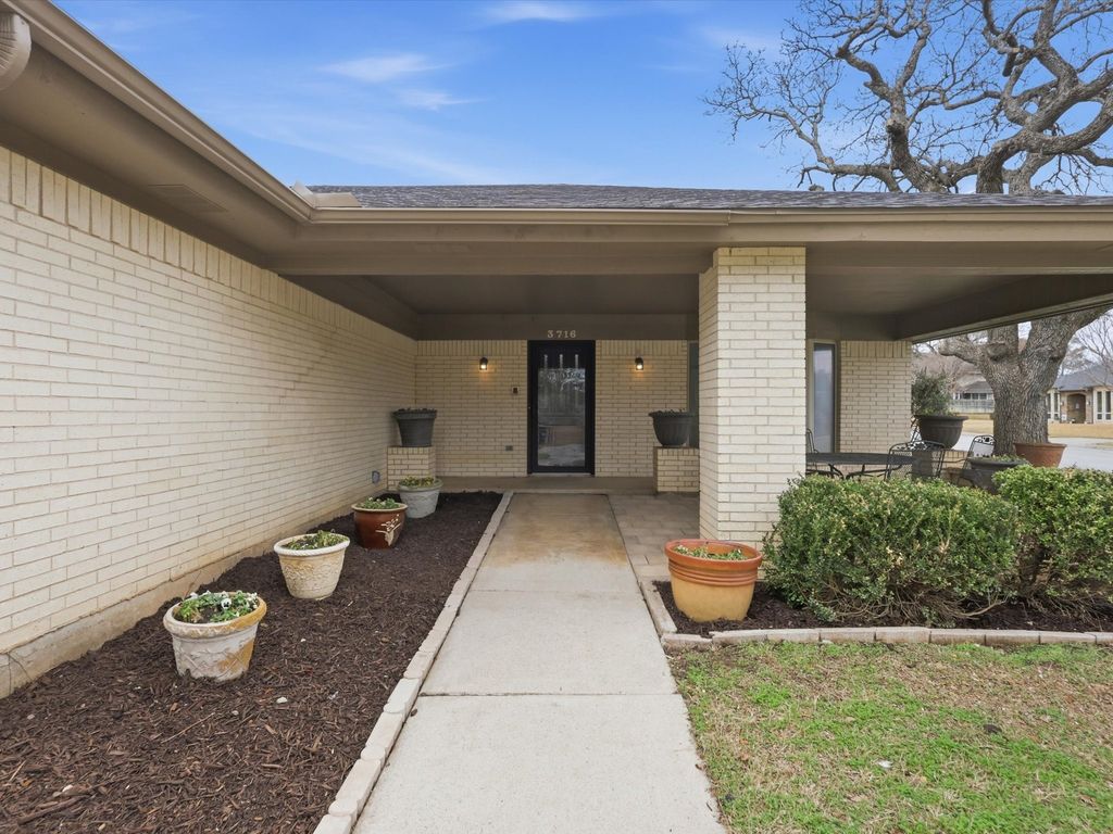 3716 Sweetbriar Lane, Colleyville, TX 76034