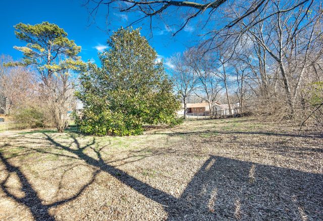 5122 Edmondson Pike, Nashville, TN 37211