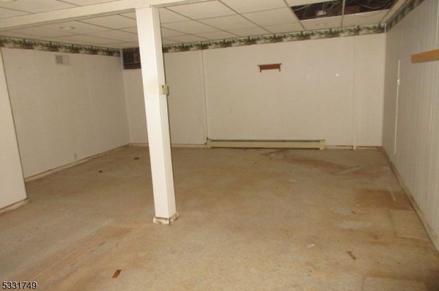 11 Overlook Ter, Ringwood Boro, NJ 07456