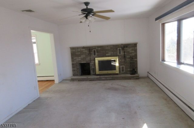 11 Overlook Ter, Ringwood Boro, NJ 07456