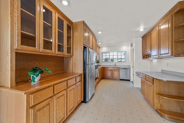 24825 Santa Clara St, Hayward, CA 94544