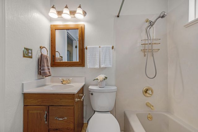 24825 Santa Clara St, Hayward, CA 94544