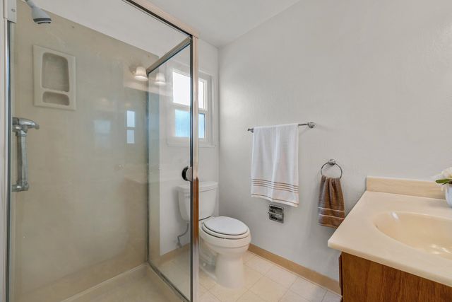 24825 Santa Clara St, Hayward, CA 94544