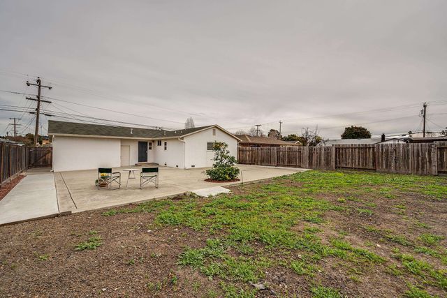 24825 Santa Clara St, Hayward, CA 94544