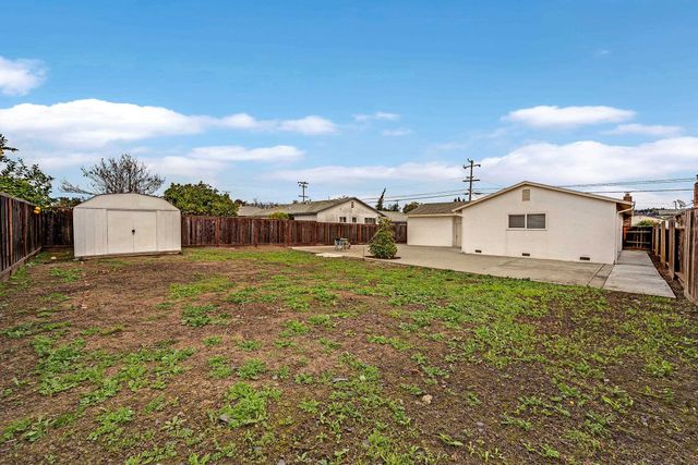 24825 Santa Clara St, Hayward, CA 94544