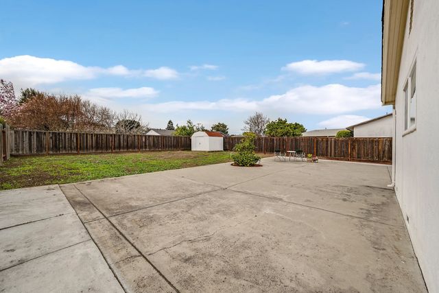 24825 Santa Clara St, Hayward, CA 94544