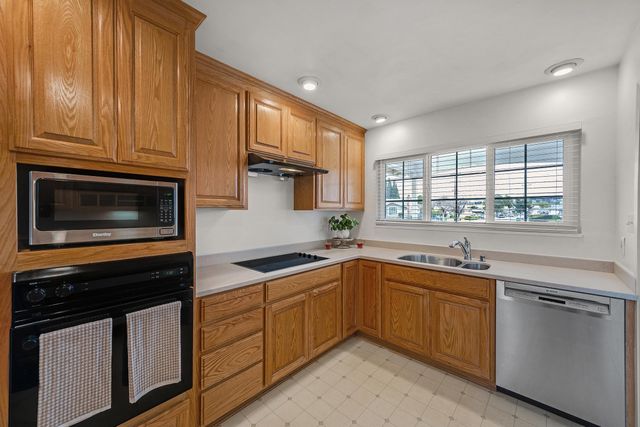 24825 Santa Clara St, Hayward, CA 94544