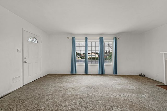 24825 Santa Clara St, Hayward, CA 94544