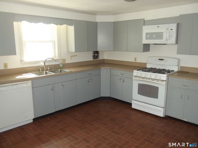 192 Wells Street, Manchester, CT 06040