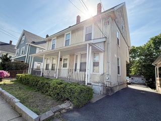 30 Middle St, Newton, MA 02458