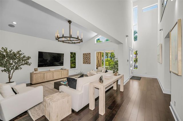 1710 BRIGHTWATERS BOULEVARD NE, St Petersburg, FL 33704