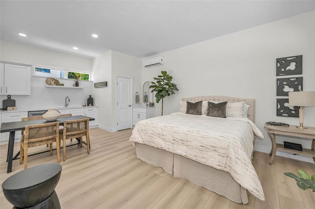1710 BRIGHTWATERS BOULEVARD NE, St Petersburg, FL 33704
