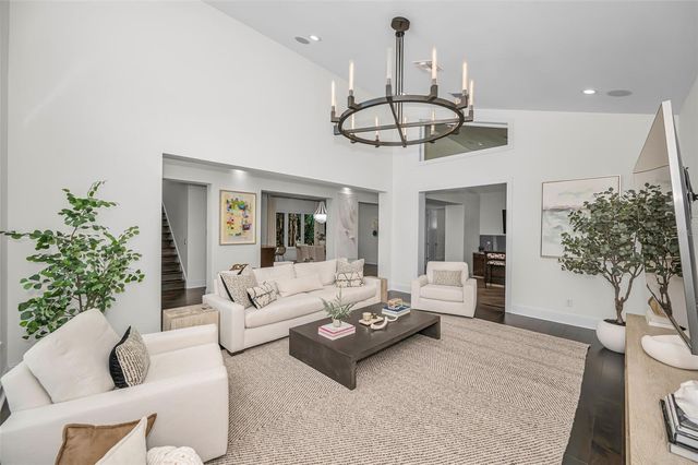 1710 BRIGHTWATERS BOULEVARD NE, St Petersburg, FL 33704