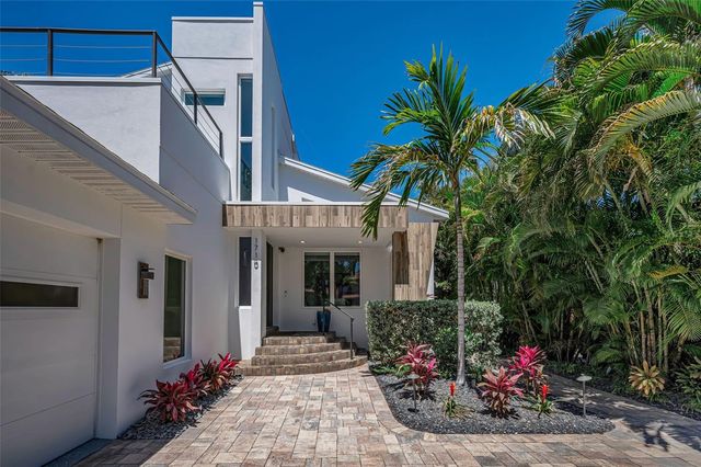 1710 BRIGHTWATERS BOULEVARD NE, St Petersburg, FL 33704