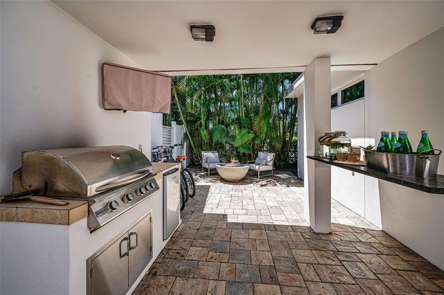 1710 BRIGHTWATERS BOULEVARD NE, St Petersburg, FL 33704