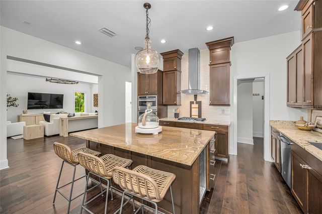 1710 BRIGHTWATERS BOULEVARD NE, St Petersburg, FL 33704