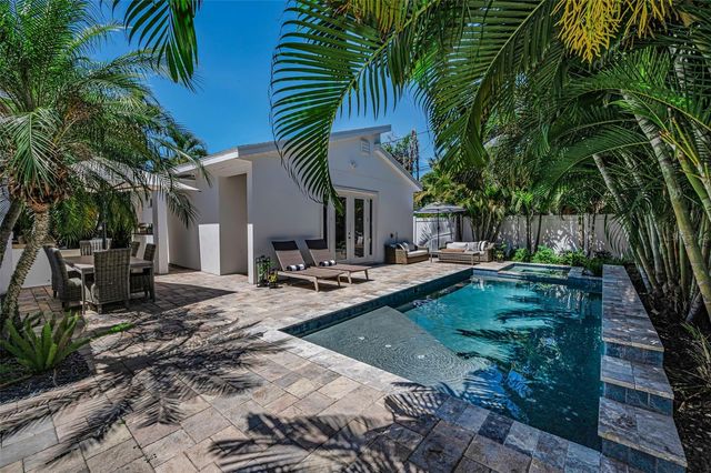 1710 BRIGHTWATERS BOULEVARD NE, St Petersburg, FL 33704