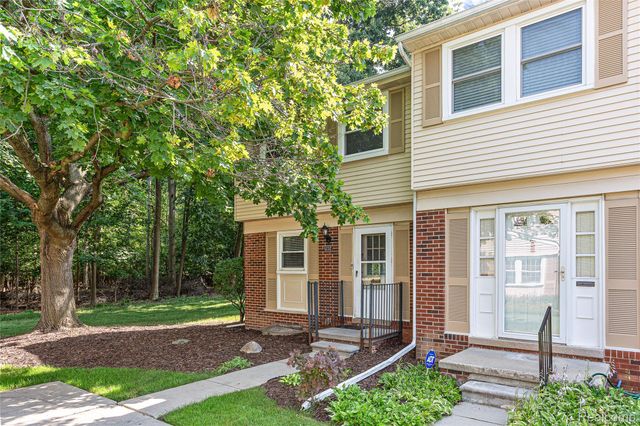 5232 Breeze Hill Place, Troy, MI 48098