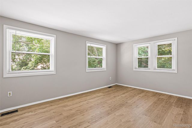 5232 Breeze Hill Place, Troy, MI 48098