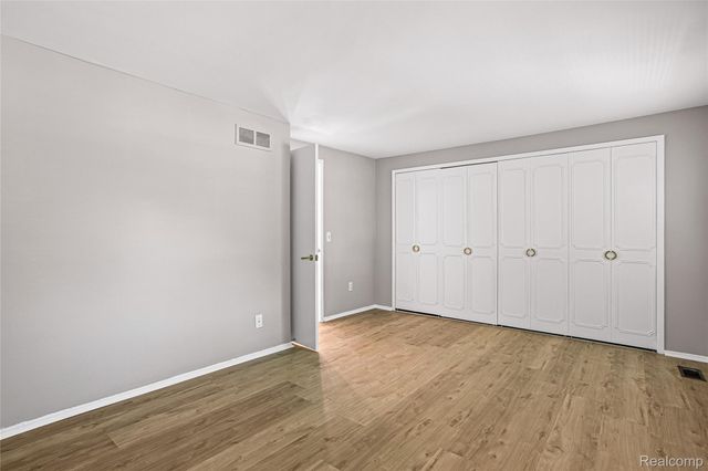 5232 Breeze Hill Place, Troy, MI 48098