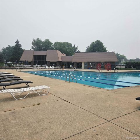 5232 Breeze Hill Place, Troy, MI 48098