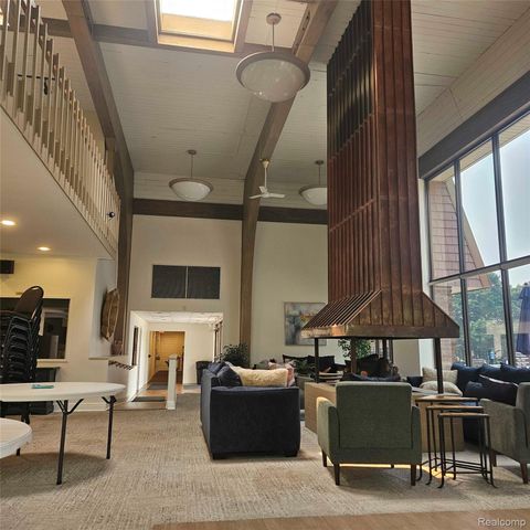 5232 Breeze Hill Place, Troy, MI 48098