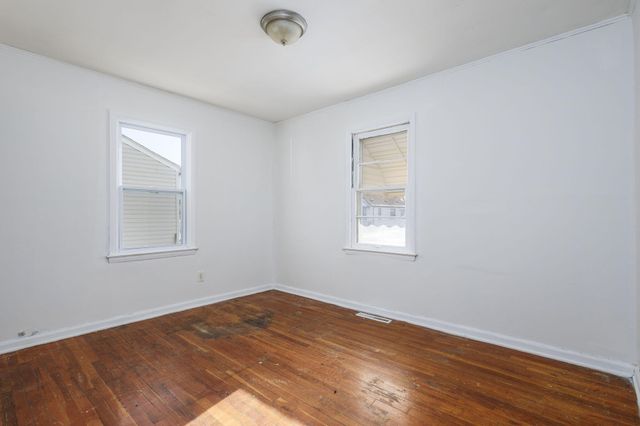 621 E Meyers Avenue, Hazel Park, MI 48030