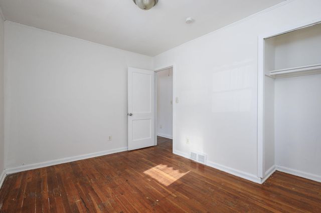 621 E Meyers Avenue, Hazel Park, MI 48030