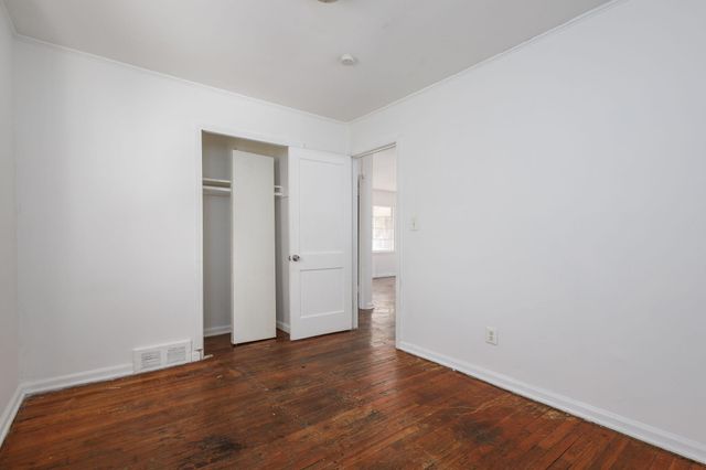 621 E Meyers Avenue, Hazel Park, MI 48030