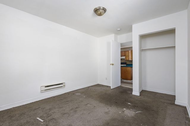 621 E Meyers Avenue, Hazel Park, MI 48030