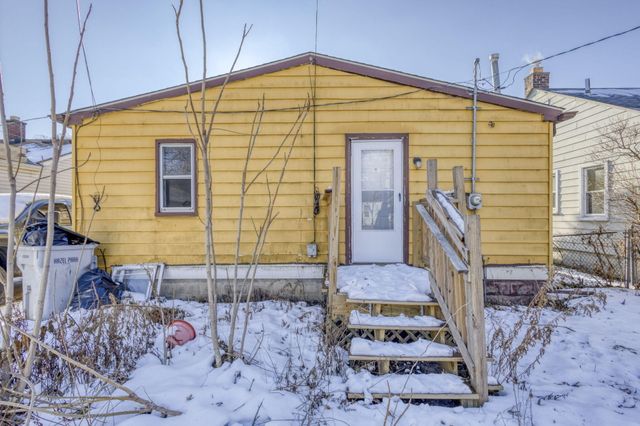 621 E Meyers Avenue, Hazel Park, MI 48030