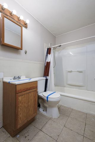 621 E Meyers Avenue, Hazel Park, MI 48030