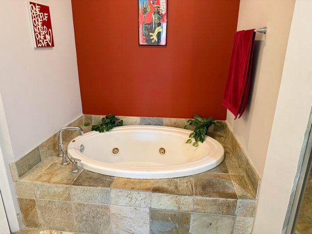 2609 NE 14th Avenue 106, Wilton Manors, FL 33334