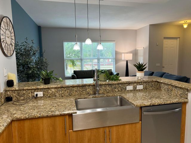 2609 NE 14th Avenue 106, Wilton Manors, FL 33334