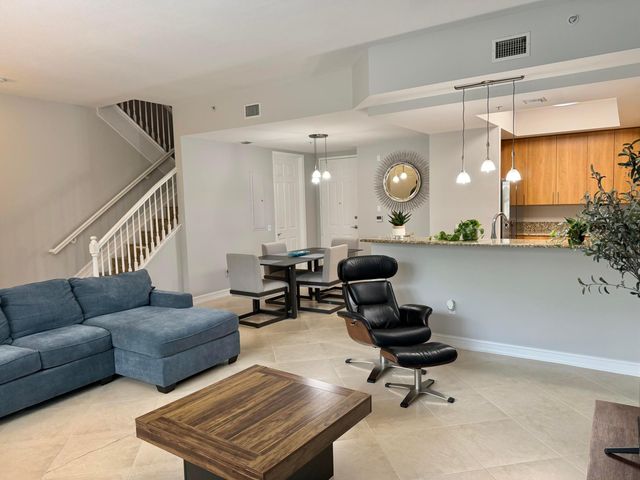 2609 NE 14th Avenue 106, Wilton Manors, FL 33334